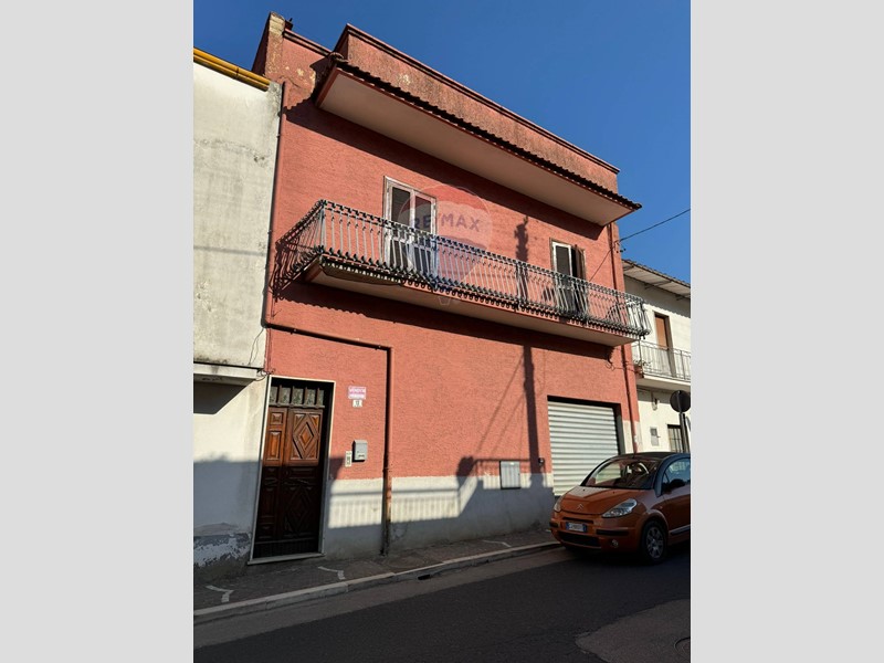 Casa Indipendente in Vendita a Falciano del Massico, 80'000€, 192 m²