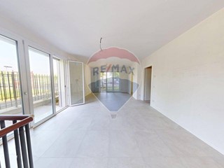 Trilocale in Vendita a Rho, 375'000€, 142 m²