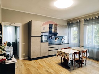 Villa in Vendita a Alessandria, 290'000€, 400 m²