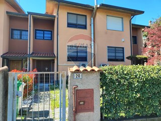 Villa in Vendita a Pero, 480'000€, 137 m²