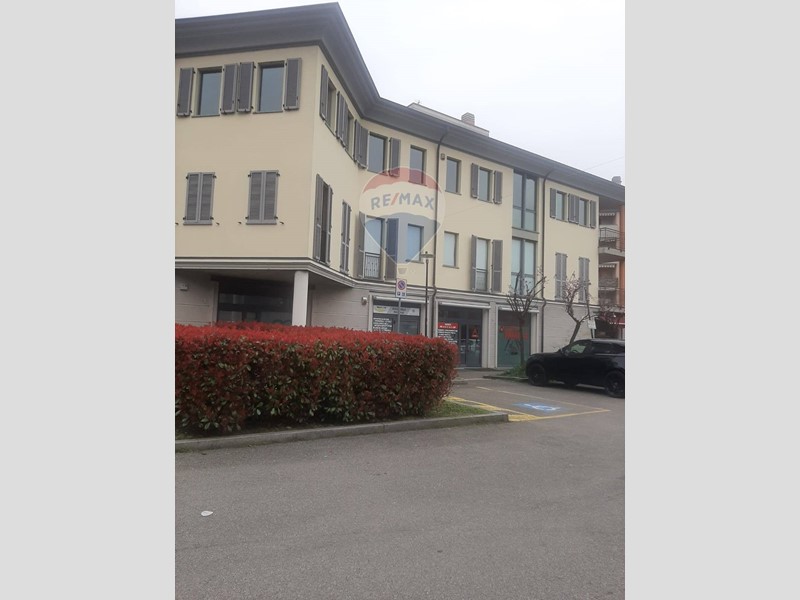 Ufficio in Affitto a Lainate, 1'200€, 95 m²