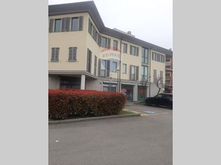 Ufficio in Affitto a Lainate, 1'200€, 95 m²