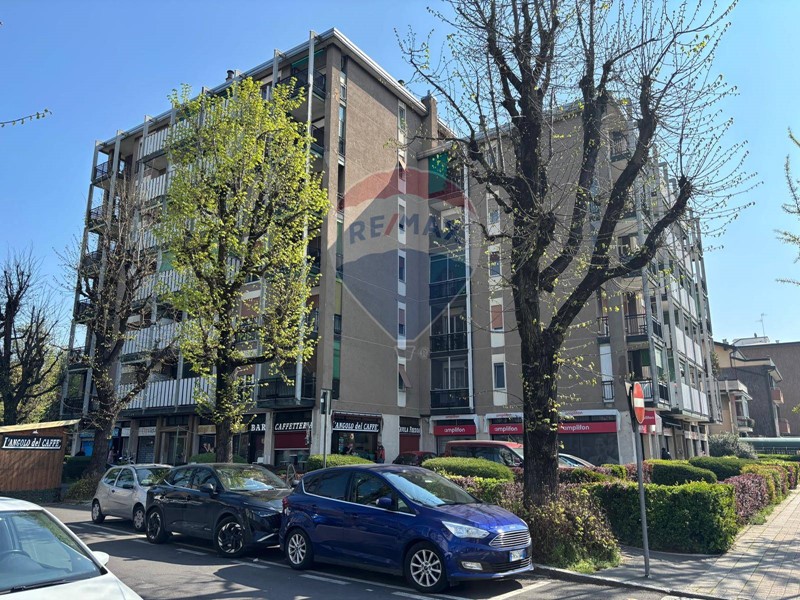 Quadrilocale in Vendita a Rozzano, 269'000€, 126 m²