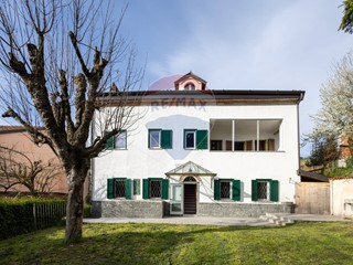 Casa Indipendente in Vendita a Lu e Cuccaro Monferrato, 149'000€, 204 m²