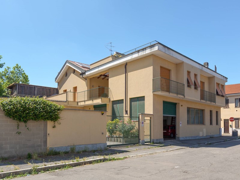 Appartamento in Vendita a Bovisio Masciago, 900'000€, 1000 m²