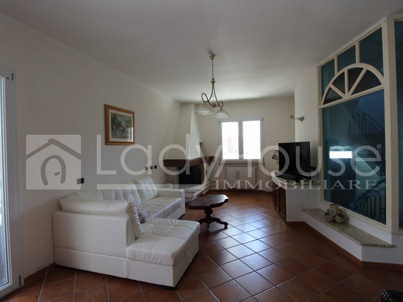 Villetta a schiera in Vendita a Alezio, 205'000€, 220 m²