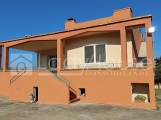Villa in Vendita a Gallipoli, 298'000&euro;, 242 m²