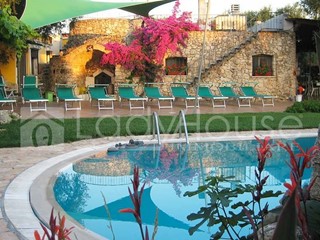 Appartamento in Vendita a Neviano, 750'000€, 500 m²