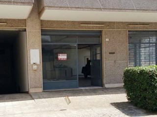 Immobile commerciale in Vendita a Parabita, 270'000€, 550 m²