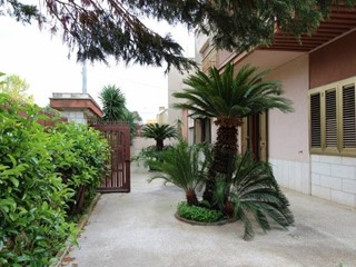 Villa in Vendita a Alezio, 350'000€, 390 m²