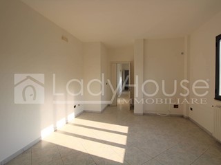 Casa Indipendente in Vendita a Taurisano, 125'000€, 180 m²