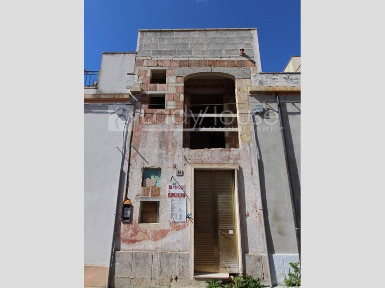 Rustico in Vendita a Sannicola, 55'000€, 100 m²