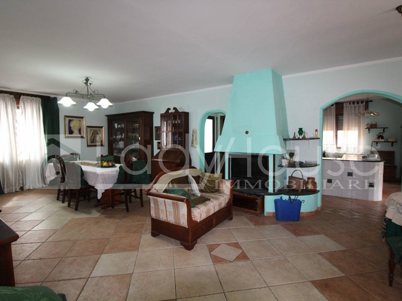 Quadrilocale in Vendita a Sannicola, 145'000€, 173 m²