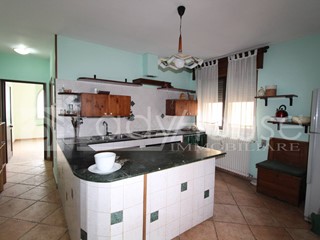 Quadrilocale in Vendita a Sannicola, 145'000€, 173 m²