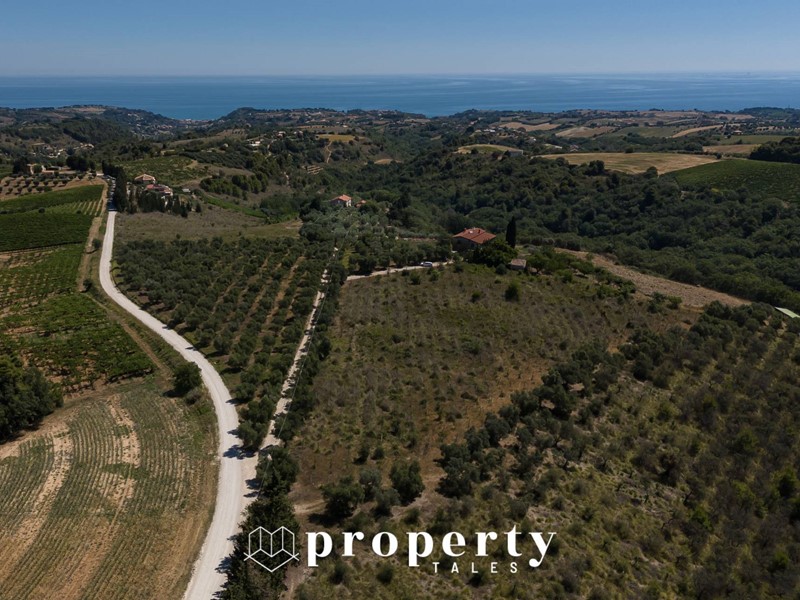 Rustico in Vendita a Ripatransone, 400'000€, 500 m²