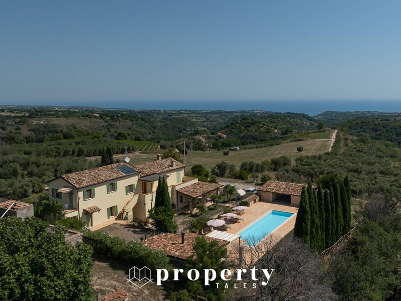 Villa in Vendita a Ripatransone, 1'300'000€, 480 m²