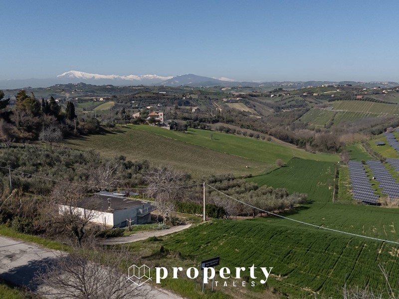 Rustico in Vendita a Monsampolo del Tronto, 150'000€, 120 m²