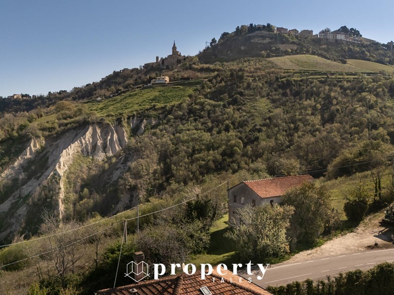 Rustico in Vendita a Ripatransone, 205'000€, 250 m²