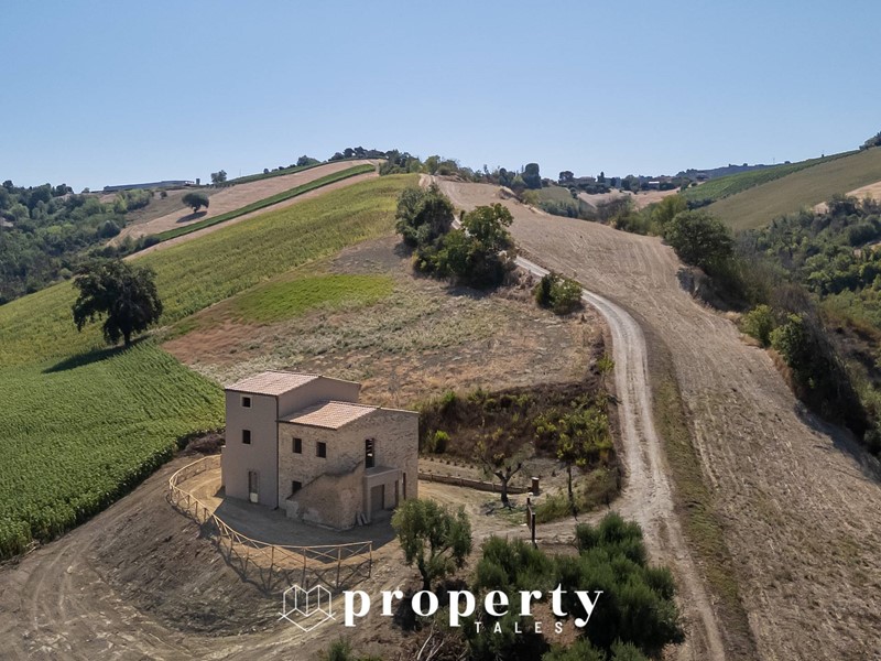 Rustico in Vendita a Ripatransone, 550'000€, 280 m²