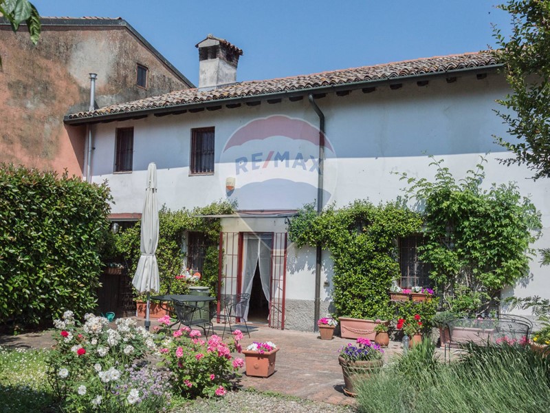 Casa Indipendente in Vendita a Lodi, 398'000€, 235 m²