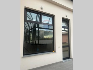 Immobile commerciale in Vendita a San Donato Milanese, 230'000€, 146 m²