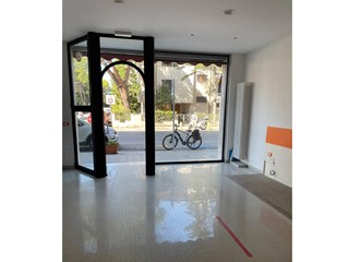 Attività commerciale in Vendita a Pesaro, 155'000&euro;, 65 m²