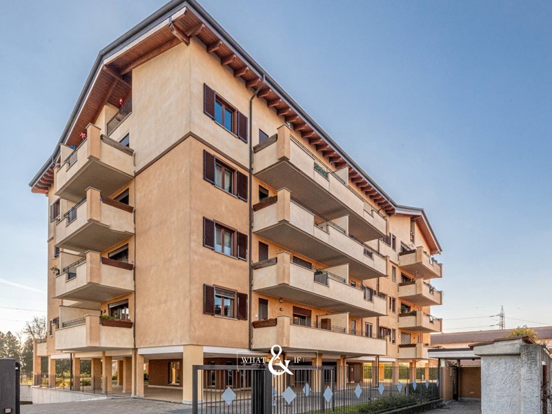 Attico in Vendita a Monza, 220'000€, 107 m²