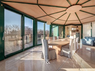 Attico in Vendita a Monza, 1'398'000€, 305 m²