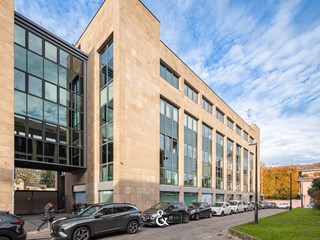 Ufficio in Vendita a Monza, 585'000€, 245 m²