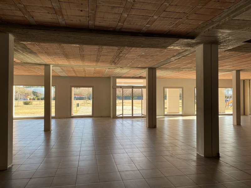 Immobile commerciale in Vendita a Cavallino Treporti, 820'000€, 979 m²