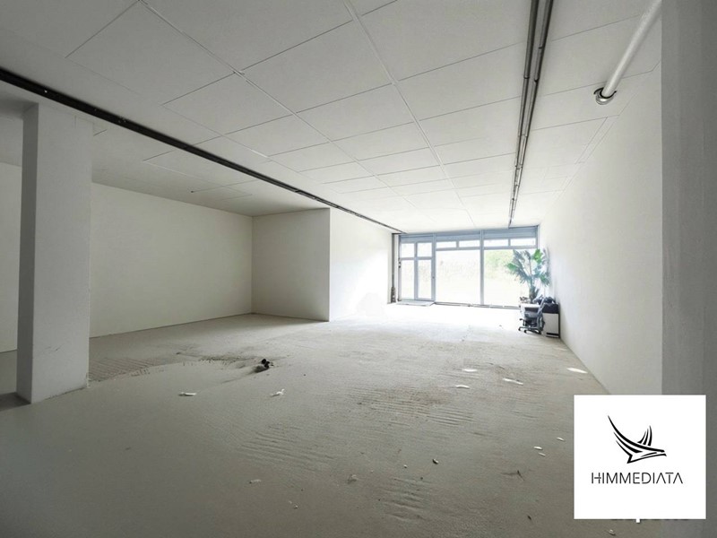 Immobile commerciale in Vendita a Jesolo, 235'000&euro;, 175 m²