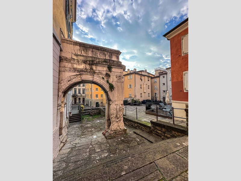 Attività commerciale in Vendita a Trieste, 180'000€, 120 m²
