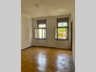Trilocale in Vendita a Trieste, 145'000€, 103 m²