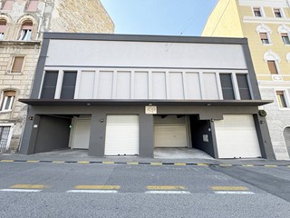 Box in Affitto a Trieste, 230€, 15 m²