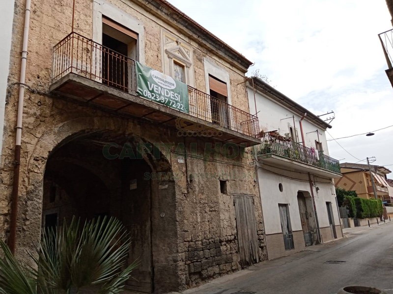 Casa Semi Indipendente in Vendita a Casagiove, 39'000€, 125 m²