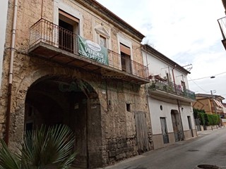 Casa Semi Indipendente in Vendita a Casagiove, 39'000€, 125 m²