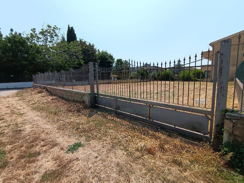 Terreno agricolo in Vendita a Caserta, 45'000€, 690 m²