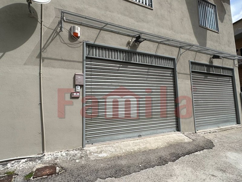 Immobile commerciale in Vendita a Mugnano del Cardinale, 125'000€, 199 m²