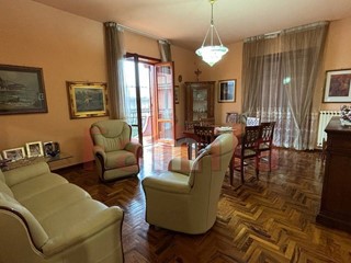 Villa in Vendita a Mugnano del Cardinale, 255'000€, 366 m²