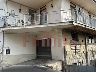 Magazzino in Vendita a Quadrelle, 55'000€, 190 m²