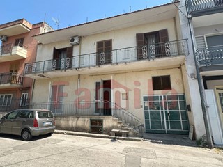 Casa Indipendente in Vendita a Mugnano del Cardinale, 160'000€, 349 m²