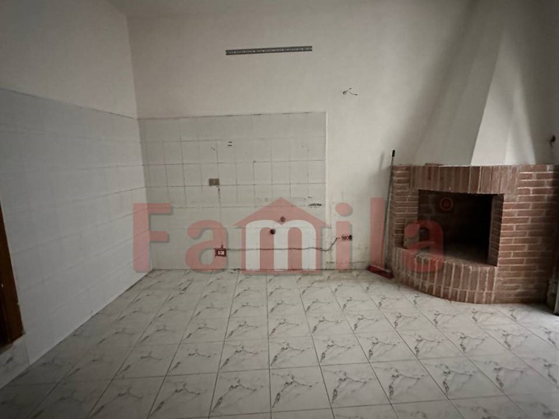 Casa Indipendente in Vendita a Quadrelle, 36'000€, 144 m²