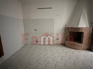 Casa Indipendente in Vendita a Quadrelle, 36'000€, 144 m²