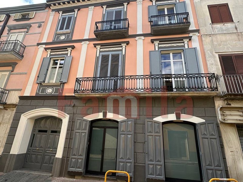 Casa Indipendente in Vendita a Baiano, 470 m²