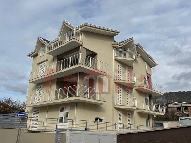 Quadrilocale in Vendita a Mugnano del Cardinale, 100 m²