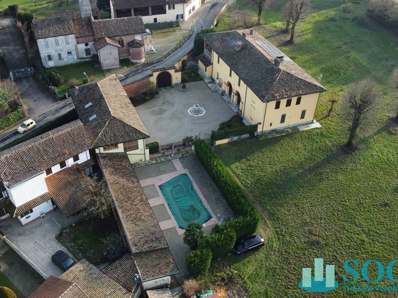 Appartamento in Vendita a Marzano, 1'300'000€, 609 m²