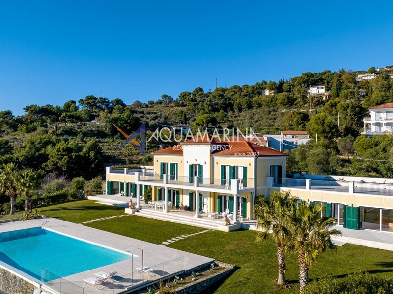 Villa in Vendita a Cipressa, 4'400'000€, 800 m²