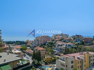 Appartamento in Vendita a Sanremo, 525'000€, 150 m²