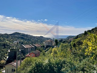 Villa in Vendita a Vallebona, 450'000€, 200 m²