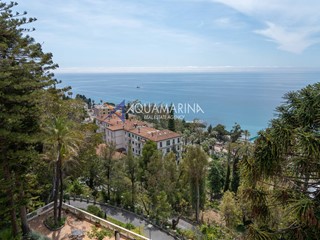 Appartamento in Vendita a Ospedaletti, 700'000€, 120 m²